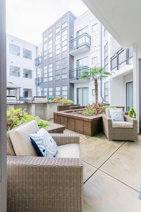 Charming Cozy Apartment With Wi-Fi & Free Parking 夏洛特 外观 照片