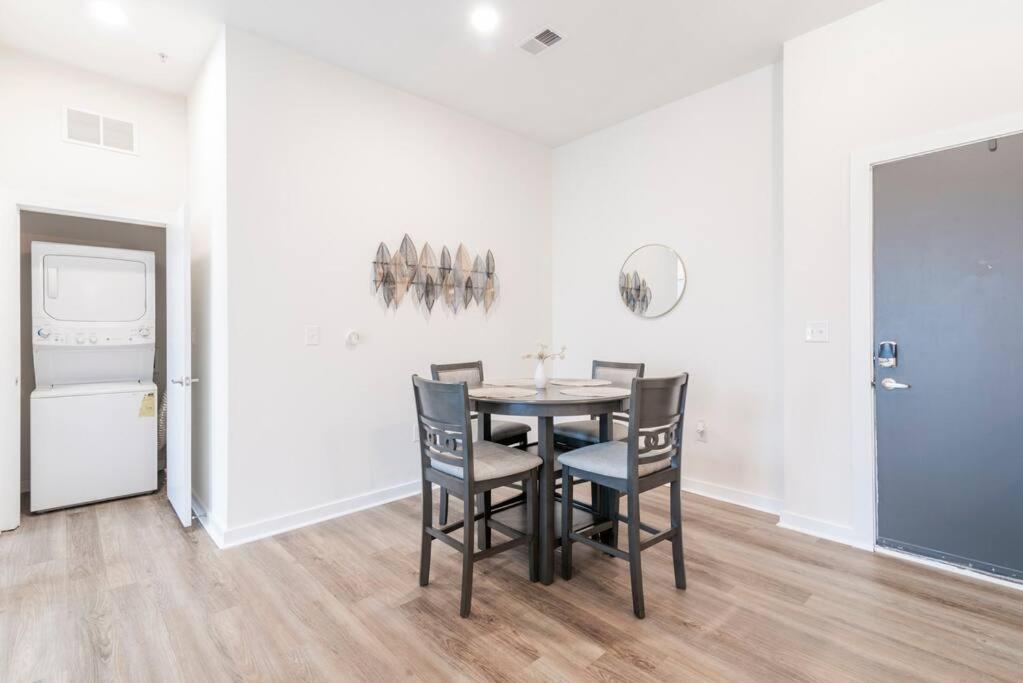 Charming Cozy Apartment With Wi-Fi & Free Parking 夏洛特 外观 照片