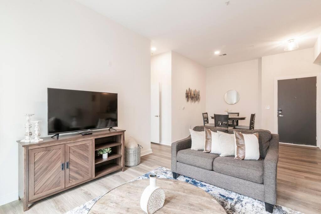 Charming Cozy Apartment With Wi-Fi & Free Parking 夏洛特 外观 照片