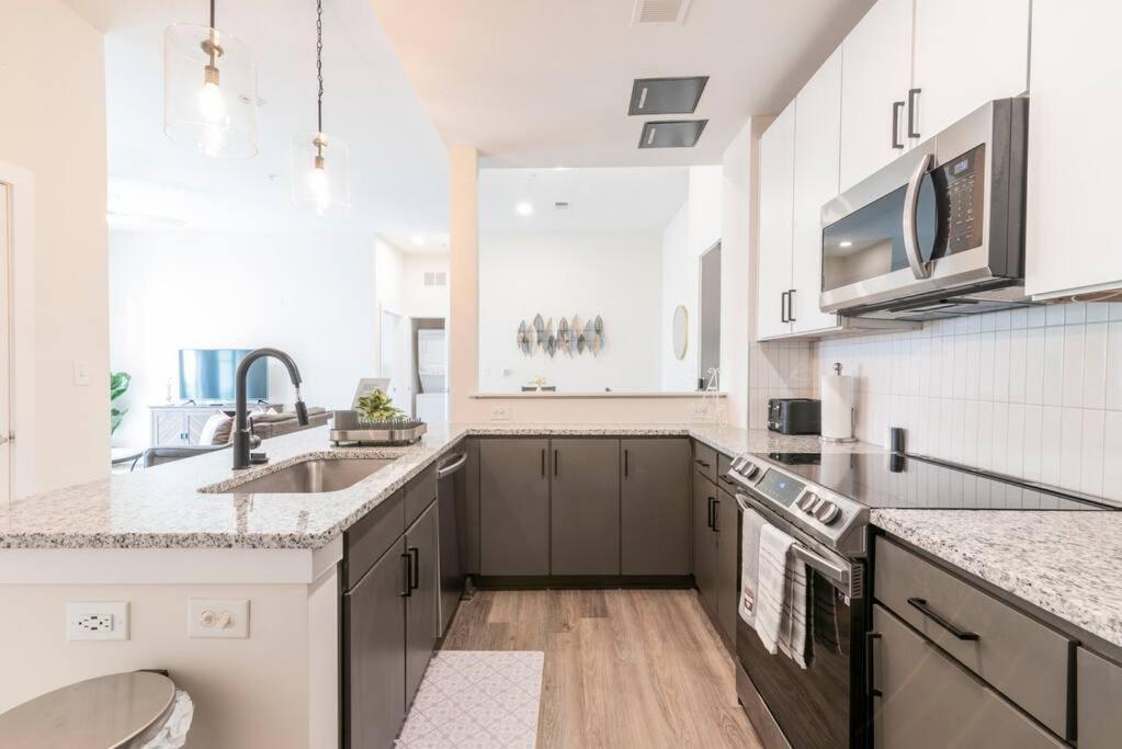 Charming Cozy Apartment With Wi-Fi & Free Parking 夏洛特 外观 照片